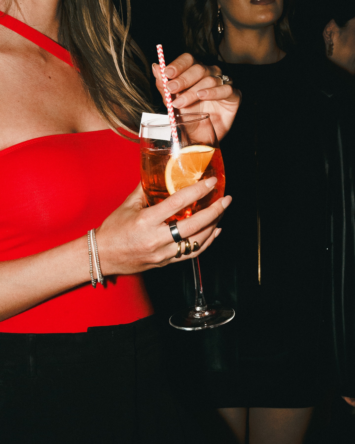 Momento de brindis con Drinksitos mobile bar